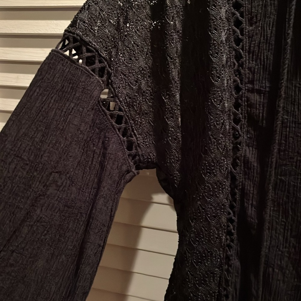 Boutique brand black cover up OS - Picture 4 of 8